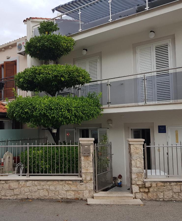 Rooms & Apartments Barisic Mlini Exterior photo