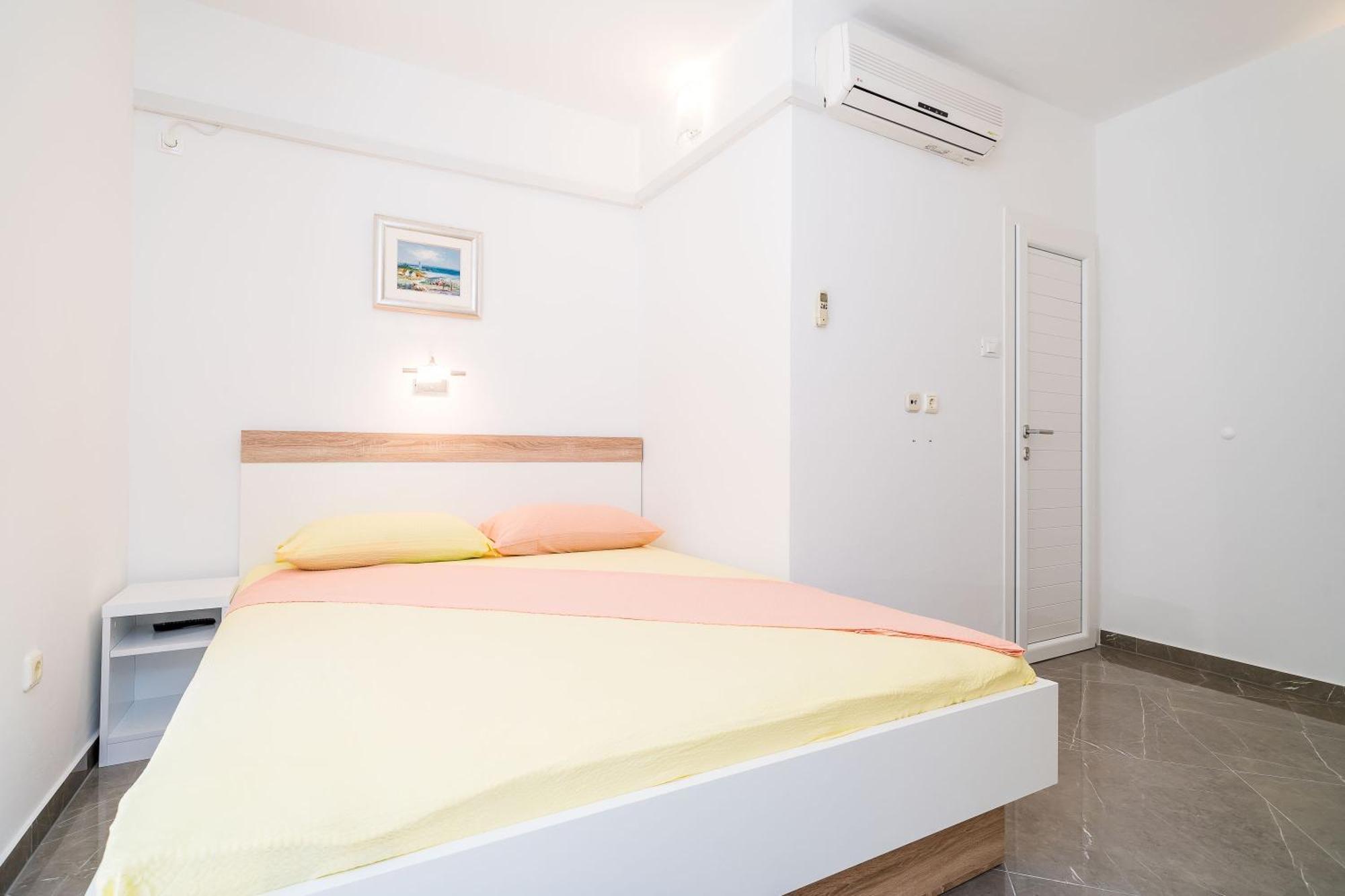 Rooms & Apartments Barisic Mlini Room photo